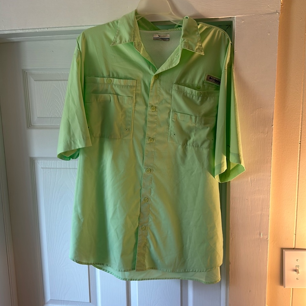 Men’s Columbia shirt green! Husband is cleaning out his closet!